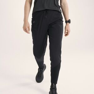 NWT ARCTERYX NORVAN INSULATED PANTS